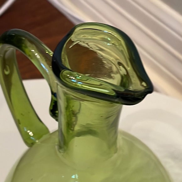 Olive Green glass decanter with flame stopper - Picture 15 of 17